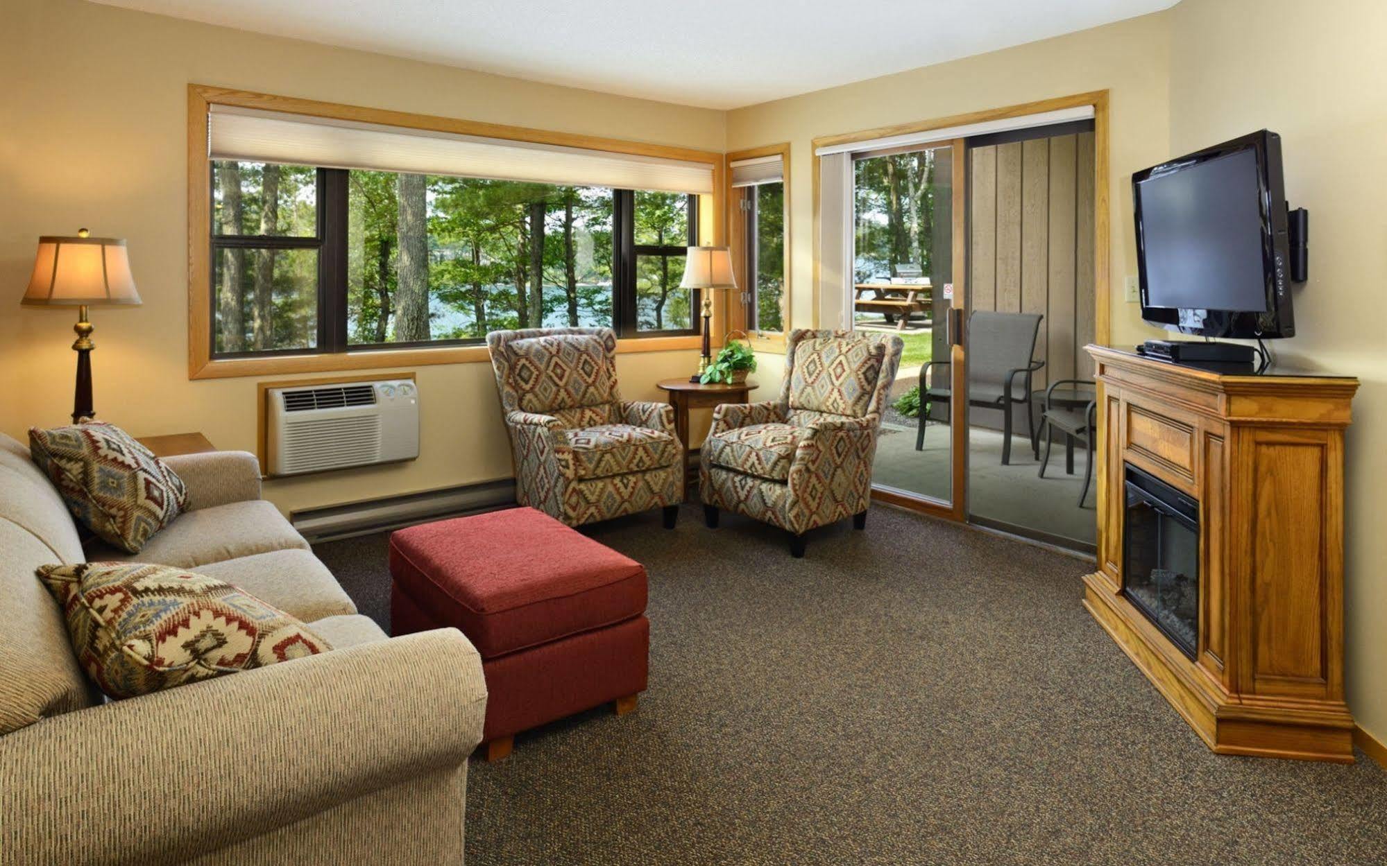 The Pointe Hotel And Suites Минокуа Екстериор снимка