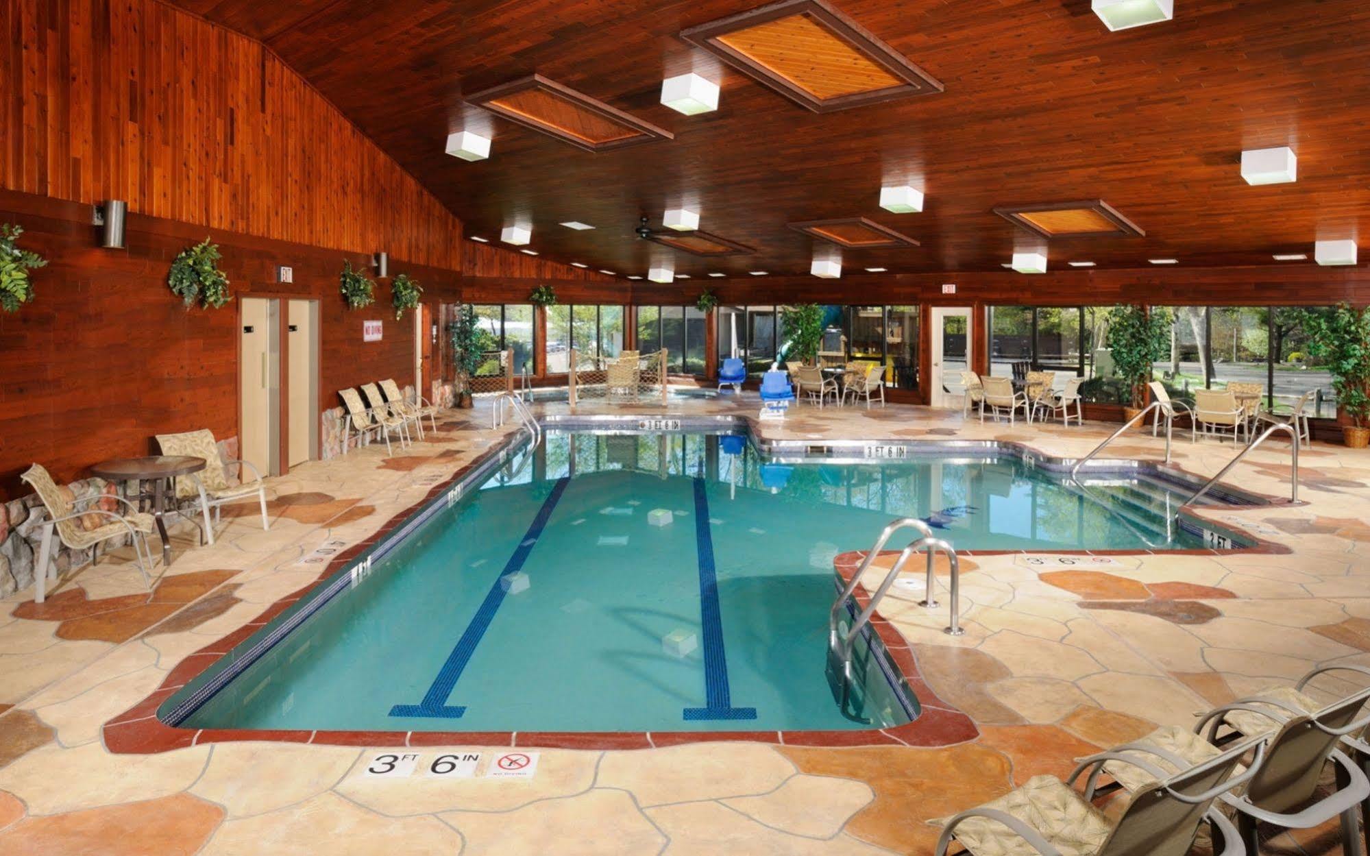 The Pointe Hotel And Suites Минокуа Екстериор снимка